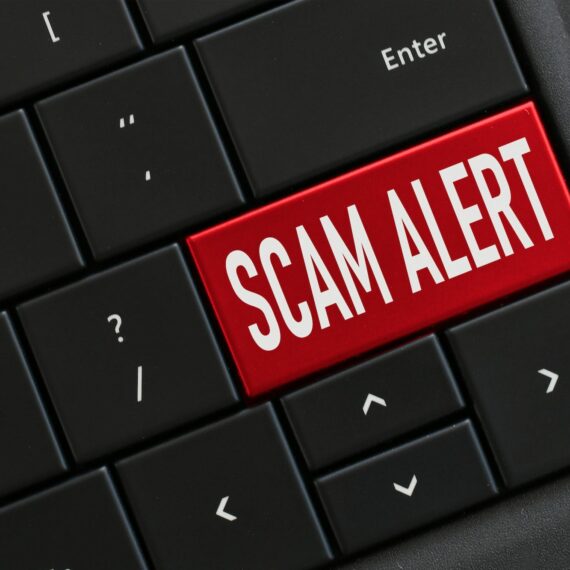 Sinais de alerta de golpes na internet