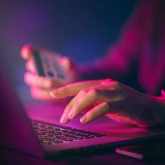 Ameaças virtuais: o que fazer em caso de perigo na internet