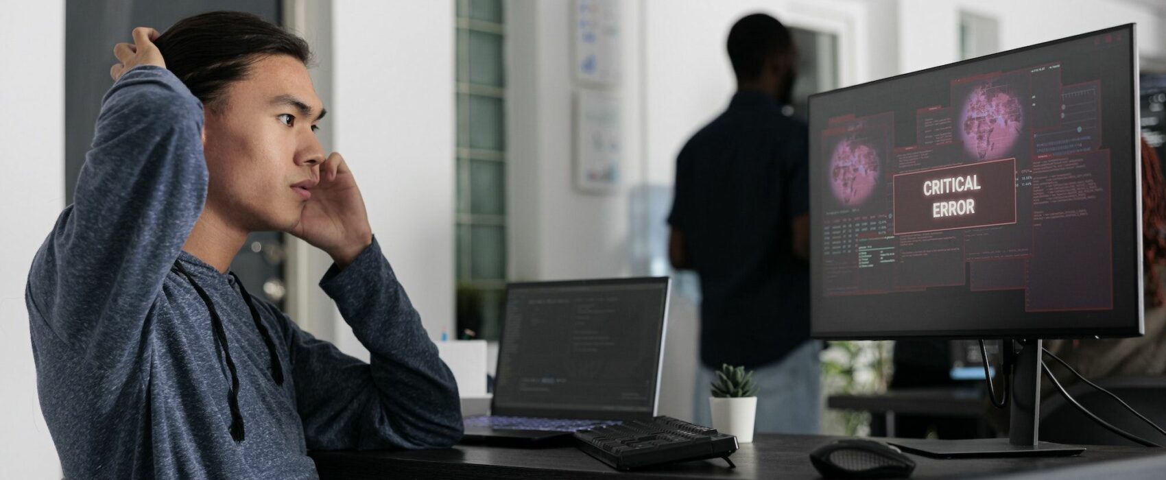 Golpes Online, Segurança na Internet, Phishing, Fraude de Leilão Online, Golpes de Namoro Online