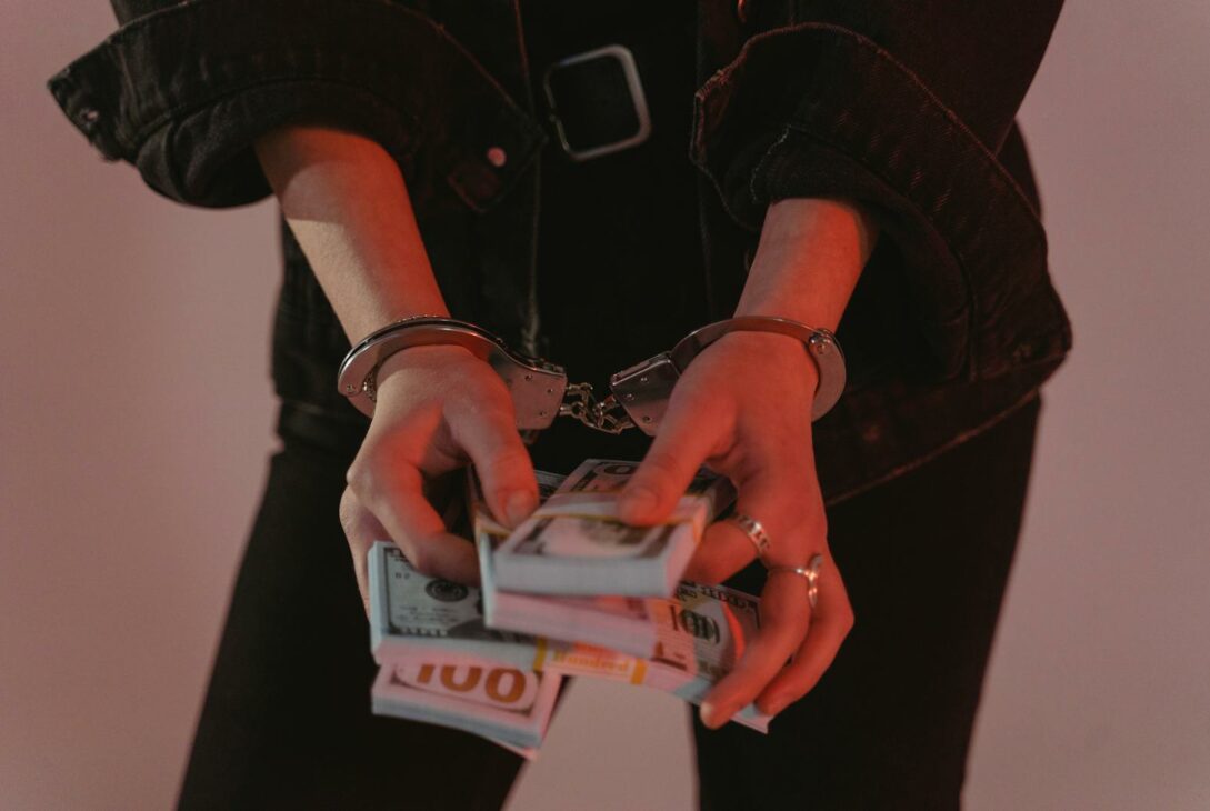 Os 5 Perfis de Criminosos que Faturam com Golpes no Pix