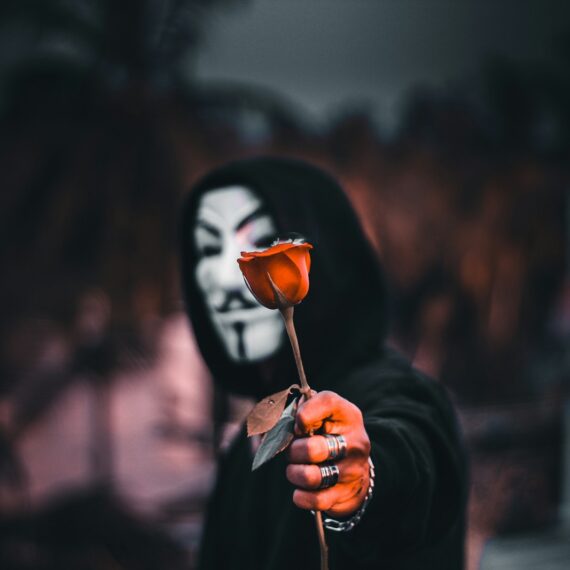 A Ameaça Crescente dos Golpes em Relacionamentos Virtuais